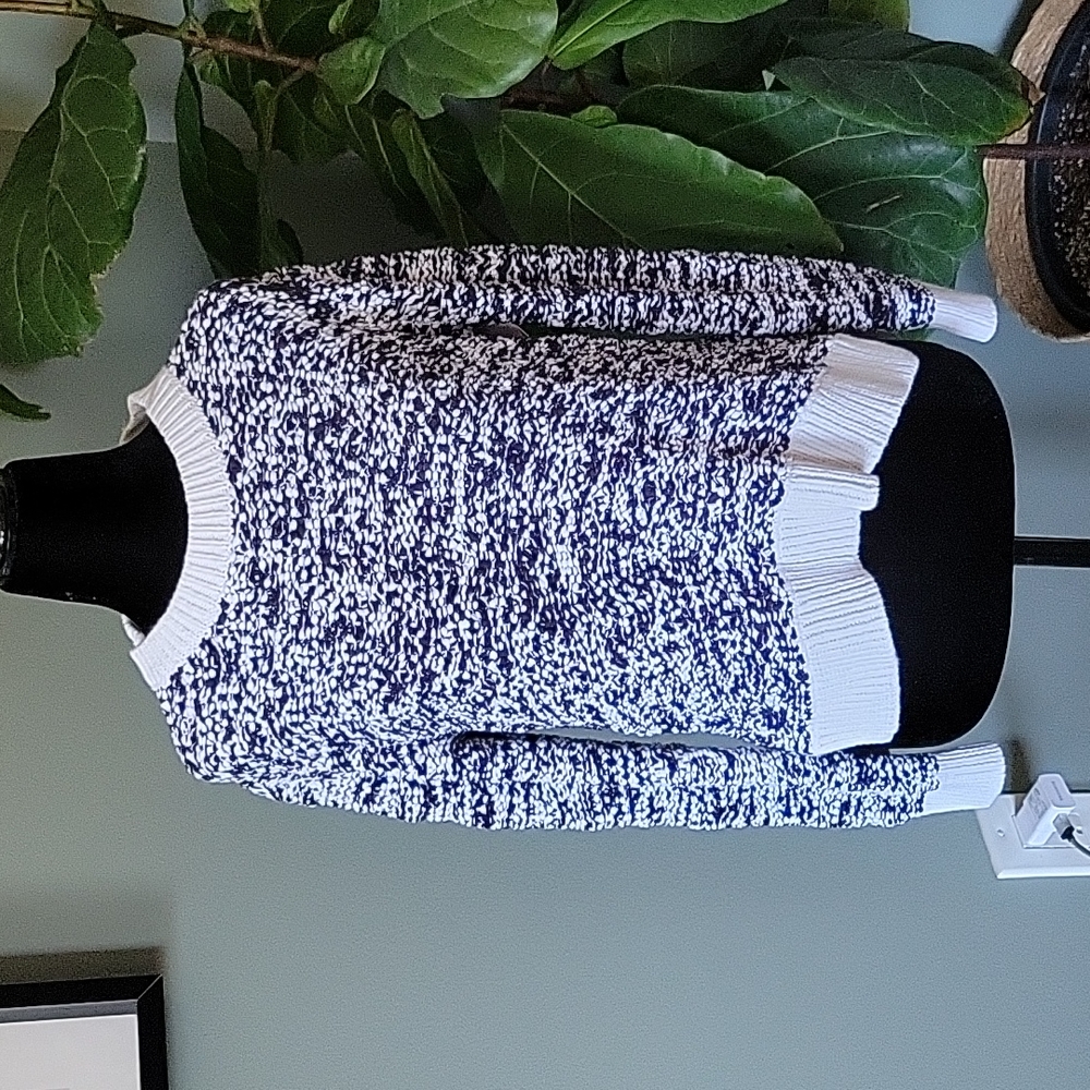 Gorgeous bright white and navy chunky Rag & Bone knit contrast hem sweater. - Picture 1 of 10